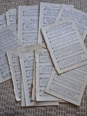100 Pgs Sheet Music Crafting